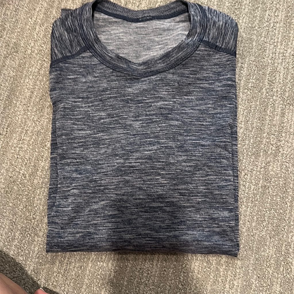 Men’s Lululemon Athletic Shirt